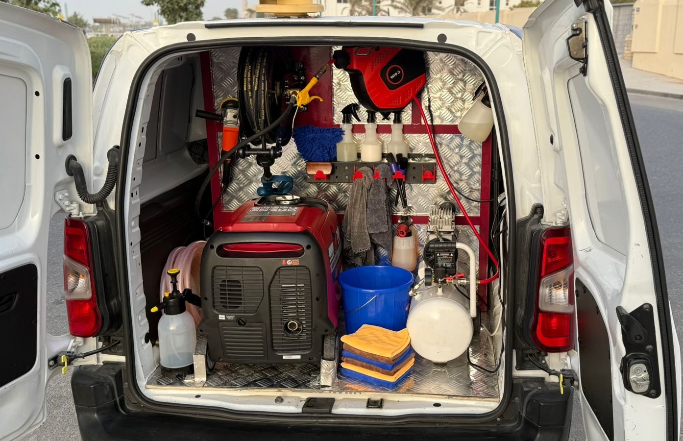 Premium Mobile Car Detailing Workstation - ShineUp Professional Equipment